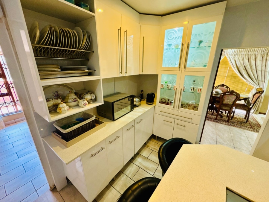 10 Bedroom Property for Sale in Amalinda Eastern Cape